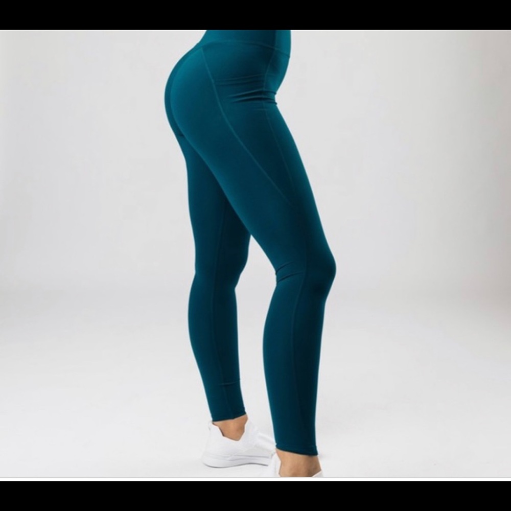 Alphalete Trident Blue Alphalux Pocket Legging